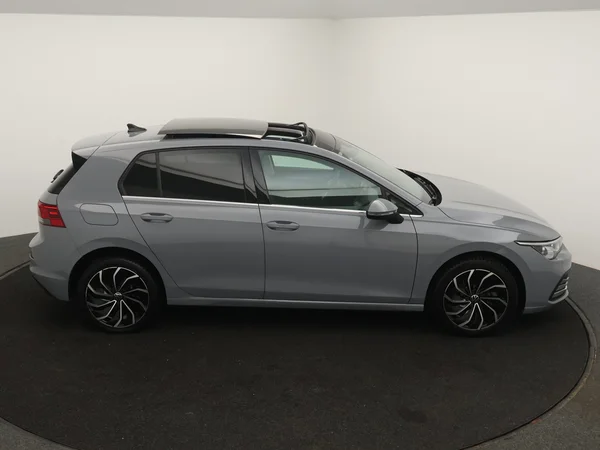 VOLKSWAGEN Golf VIII eHybrid (PHEV) (2024) — foto 27 van 29