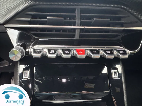 Peugeot 2008 (2023) — foto 38 van 45