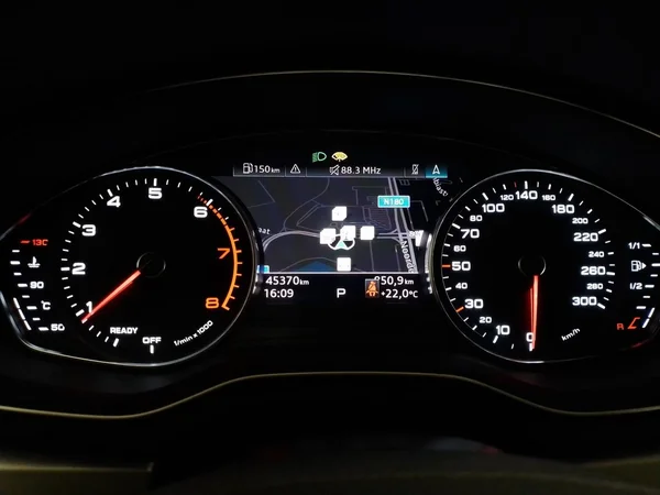 AUDI A4 Avant (2021) — foto 6 van 23