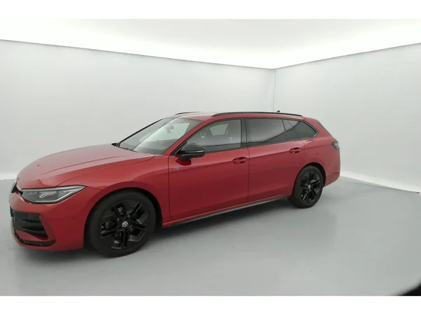 VOLKSWAGEN Passat SW (2024) — foto 33 van 36