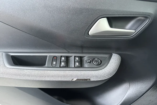 Opel Frontera (2025) — foto 8 van 17