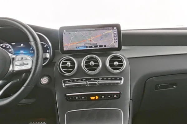 Mercedes-Benz GLC (2022) — foto 7 van 20