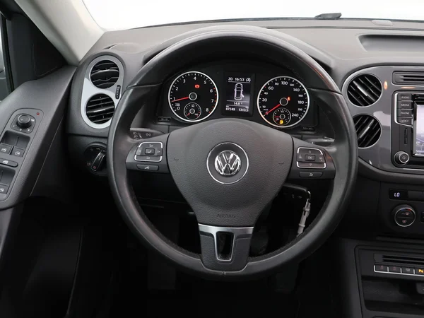VOLKSWAGEN Tiguan (2016) — foto 5 van 25