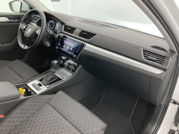 SKODA Superb Combi (2020) — foto 11 van 35