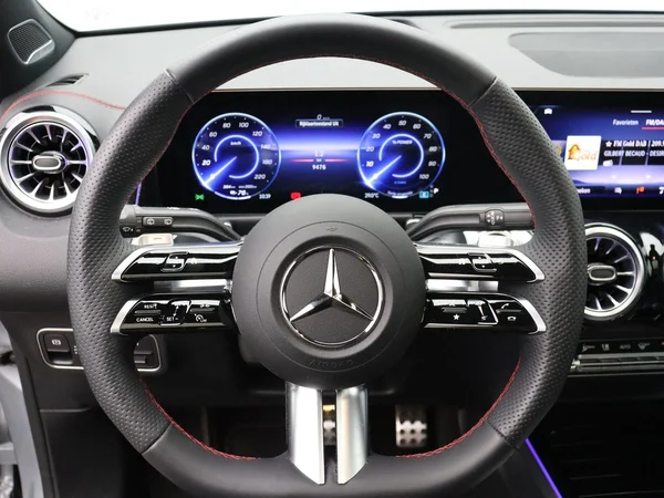 Mercedes-Benz EQB (2026) — foto 6 van 29