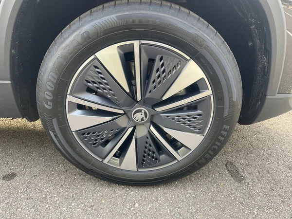 SKODA Karoq (2025) — foto 19 van 24
