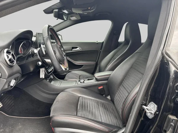 Mercedes-Benz CLA (2019) — foto 4 van 21