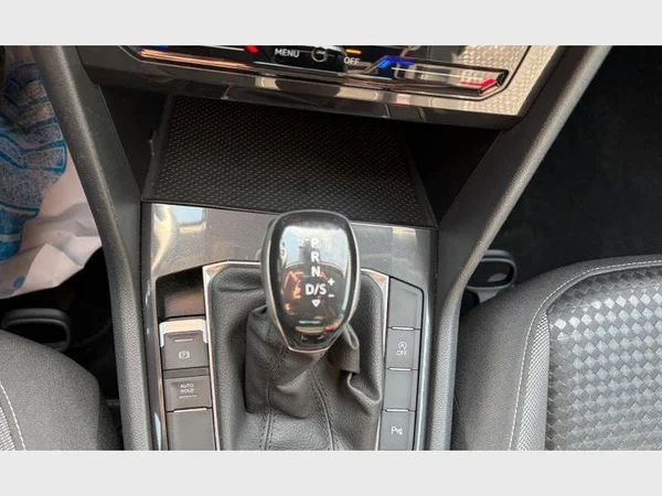 Volkswagen Tiguan (2022) — foto 19 van 29