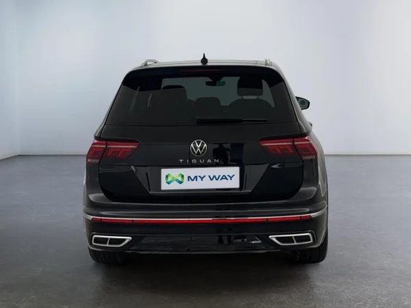 VOLKSWAGEN Tiguan (2023) — foto 16 van 17