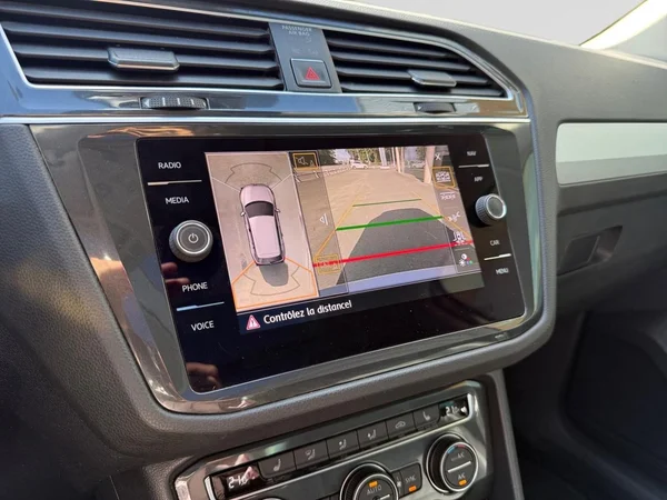 VOLKSWAGEN Tiguan (2018) — foto 5 van 18
