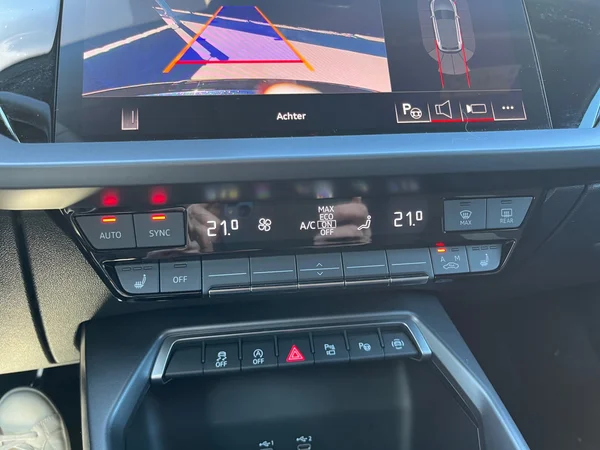 AUDI A3 Sportback (2025) — foto 11 van 24