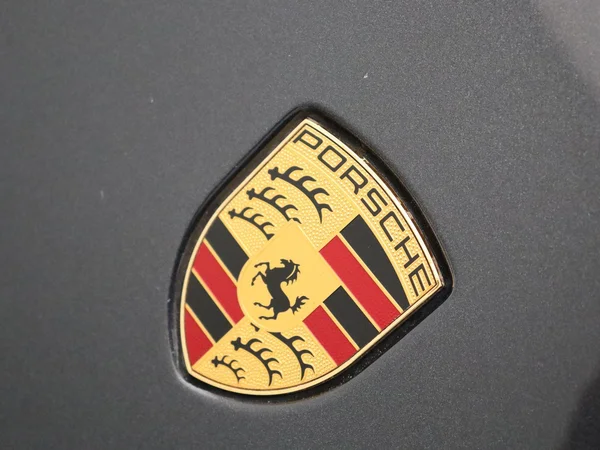 Porsche Taycan (2022) — foto 28 van 38