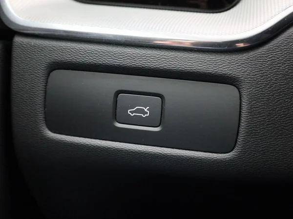 Volvo XC60 (2024) — foto 16 van 48