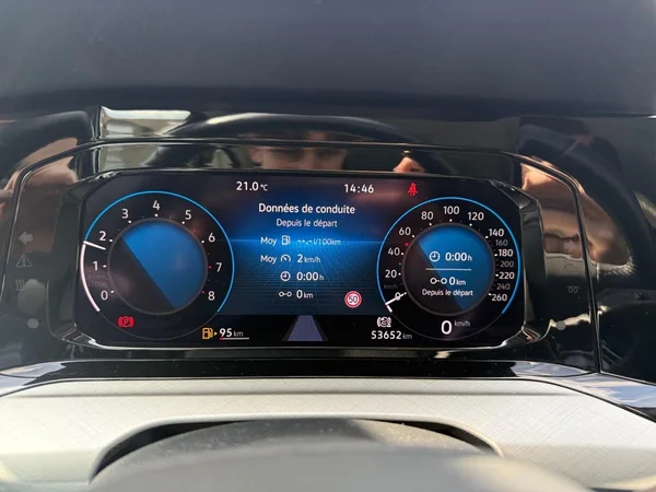 VOLKSWAGEN Golf VIII (2023) — foto 7 van 9