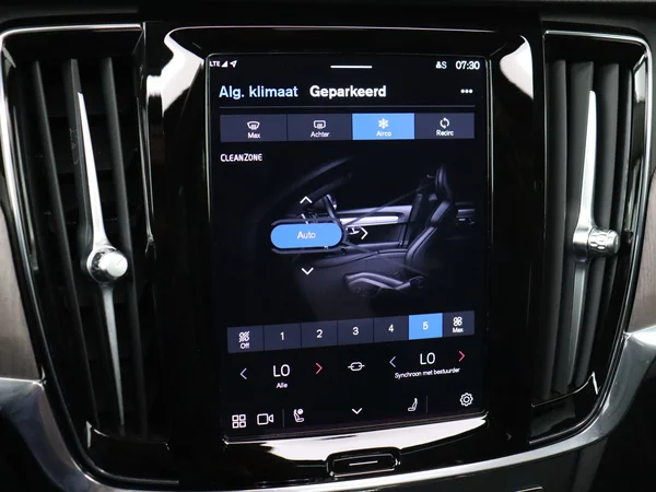 VOLVO S90 (2023) — foto 17 van 33