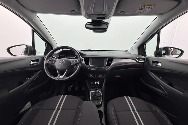 Opel Crossland (2023) — foto 6 van 28