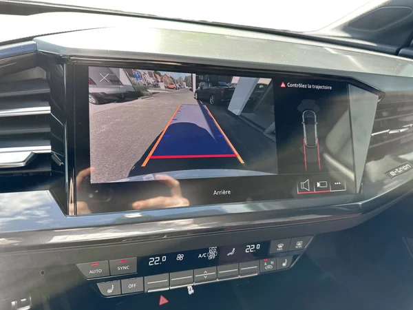 AUDI Q4 e-tron (2023) — foto 18 van 19