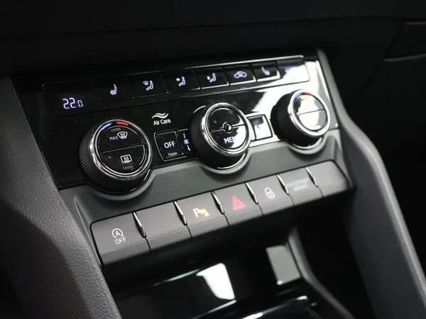 SKODA Karoq (2020) — foto 10 van 23