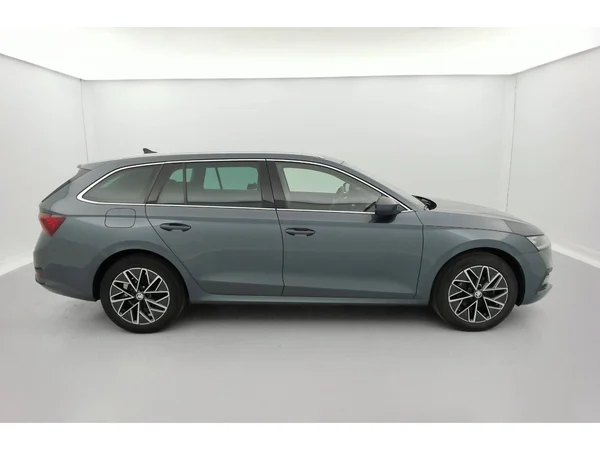SKODA Octavia Combi (2022) — foto 31 van 36