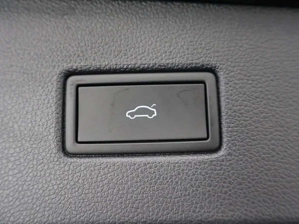 VOLKSWAGEN Tiguan (2024) — foto 18 van 28