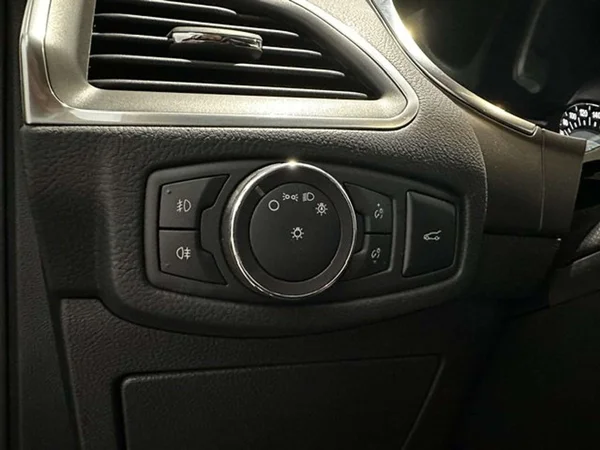 Ford Galaxy (2024) — foto 7 van 17