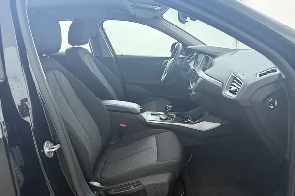 BMW 1 HATCH (2024) — foto 14 van 16