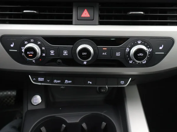 AUDI A4 Avant (2022) — foto 21 van 31