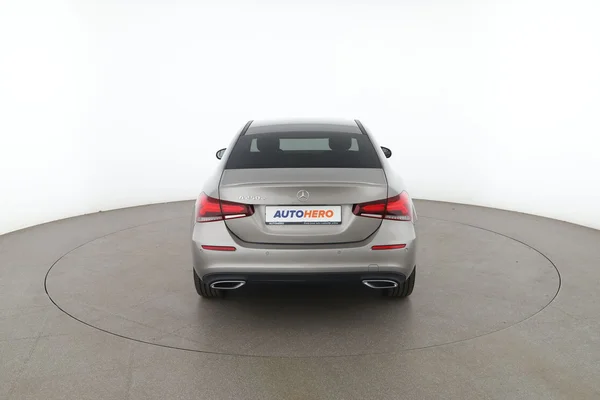 Mercedes-Benz A-Klasse (2020) — foto 11 van 16