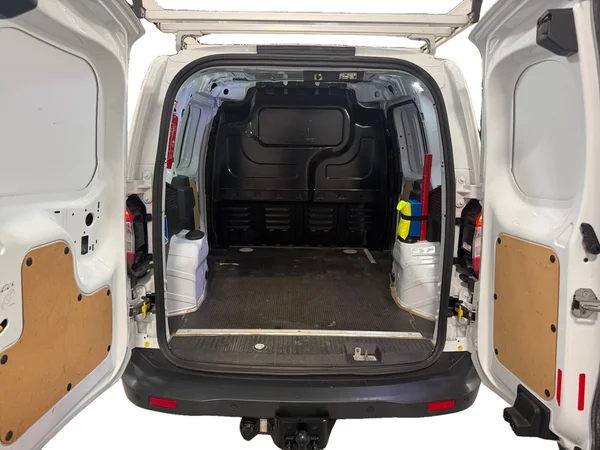 Ford Transit-Courier (2020) — foto 17 van 29