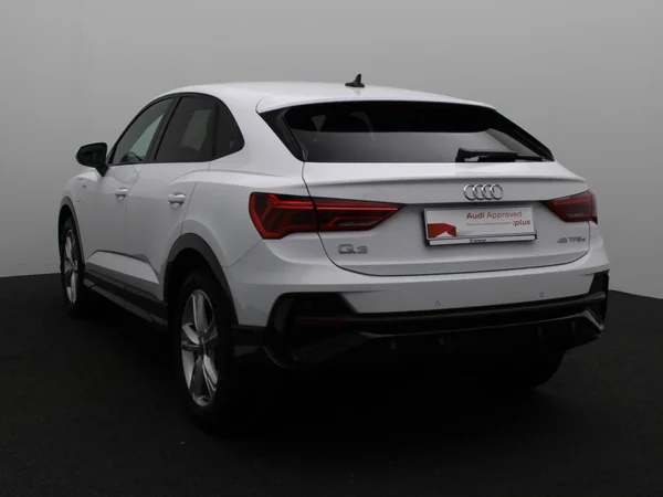 AUDI Q3 Sportback (2021) — foto 19 van 32