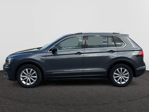 VOLKSWAGEN Tiguan (2019) — foto 12 van 22