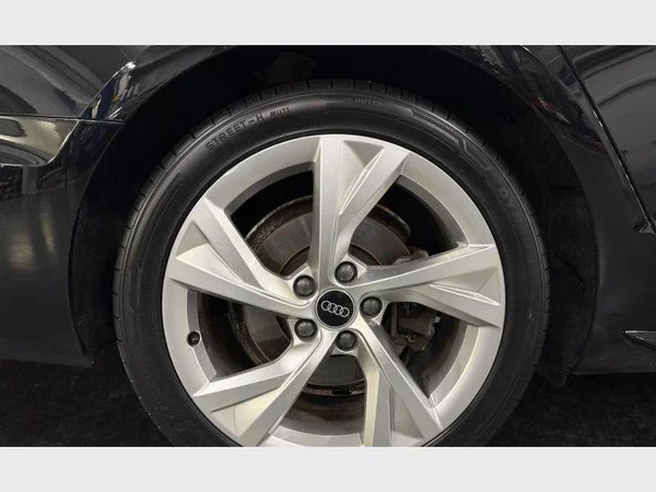 Audi A4 (2022) — foto 27 van 28