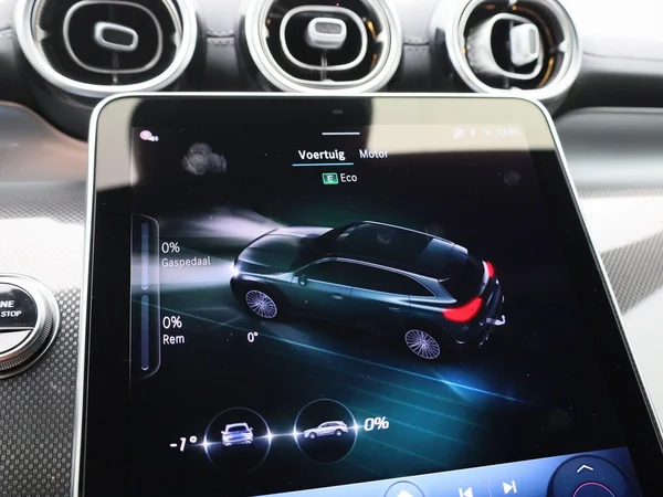 Mercedes-Benz GLC (2025) — foto 25 van 47