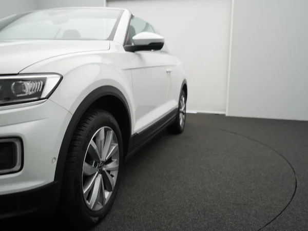 VOLKSWAGEN T-Roc Cabriolet (2021) — foto 3 van 28