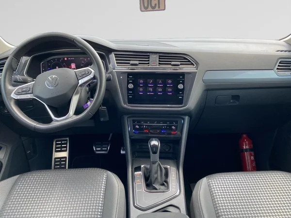 VOLKSWAGEN Tiguan (2023) — foto 5 van 8
