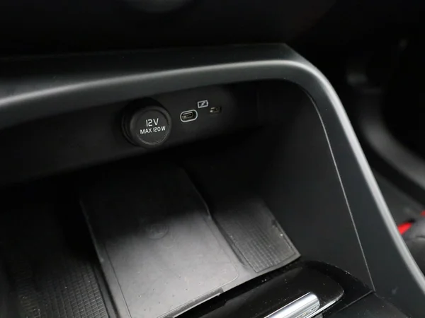 Volvo XC40 (2023) — foto 14 van 42