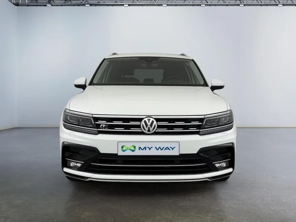 VOLKSWAGEN Tiguan (2018) — foto 23 van 34