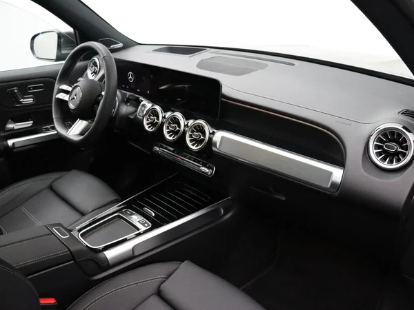 Mercedes-Benz EQB (2025) — foto 22 van 32