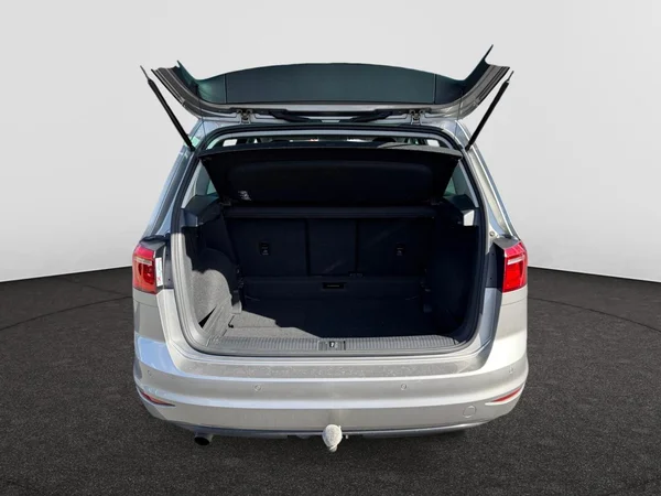 VOLKSWAGEN Golf Sportsvan (2017) — foto 9 van 20