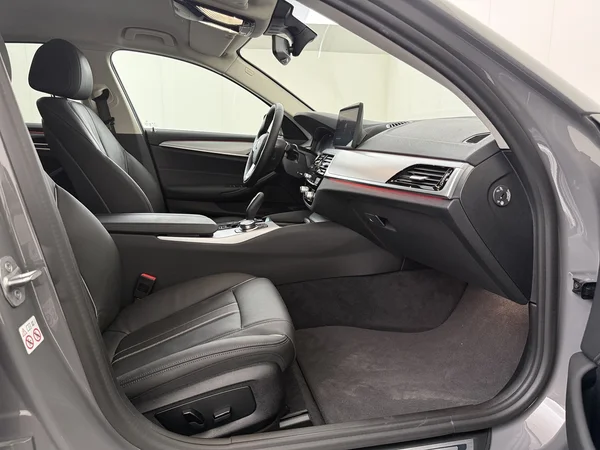 BMW 520 (2022) — foto 3 van 29