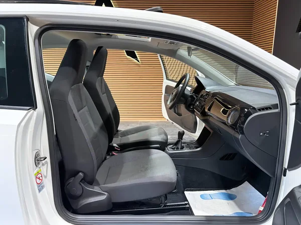 Volkswagen Up! (2012) — foto 4 van 18