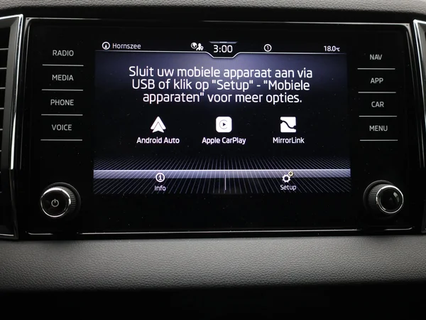 SKODA Karoq (2021) — foto 4 van 19