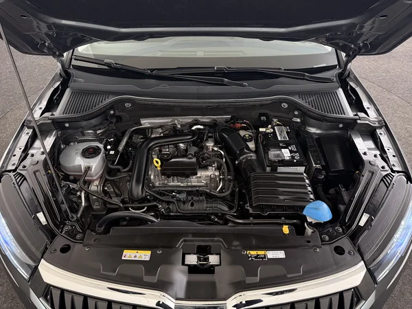 SKODA Karoq (2022) — foto 6 van 28