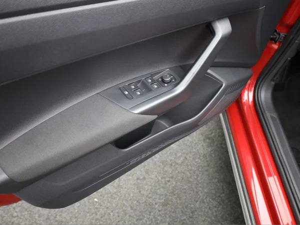 VOLKSWAGEN Taigo (2023) — foto 5 van 20