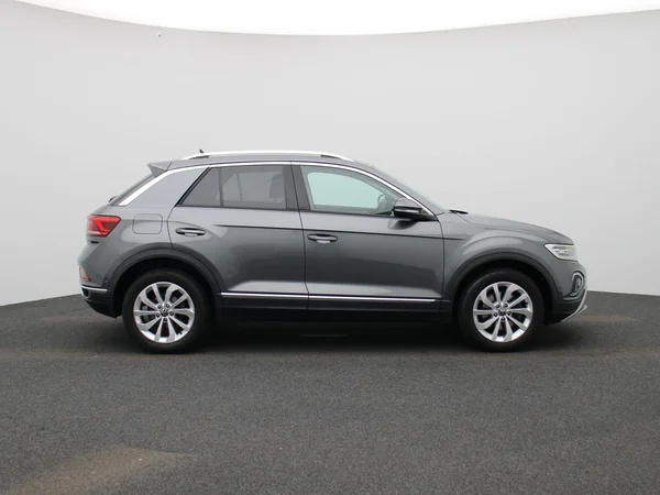 Volkswagen T-Roc (2024) — foto 37 van 39