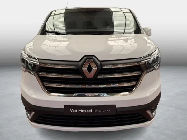 Renault Trafic (2024) — foto 8 van 15