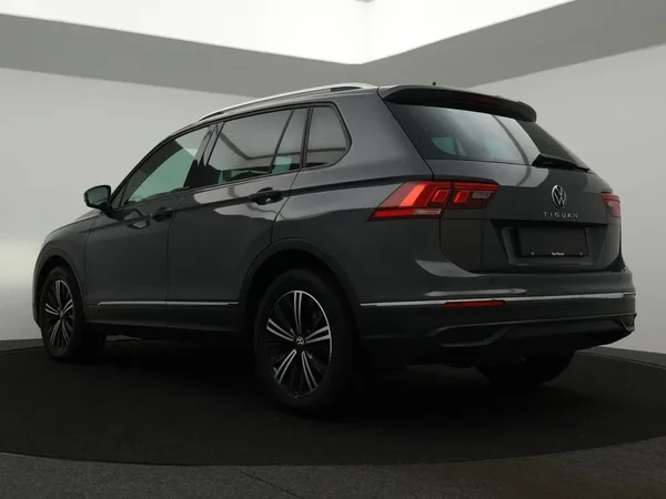 Volkswagen Tiguan (2022) — foto 23 van 29