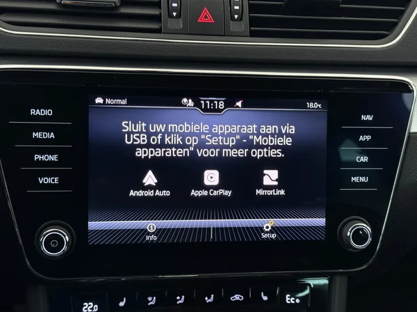 SKODA Superb (2021) — foto 13 van 32