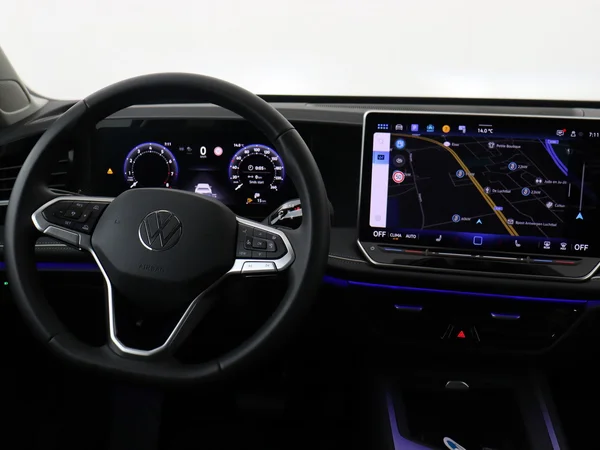 VOLKSWAGEN Passat SW (2025) — foto 18 van 19