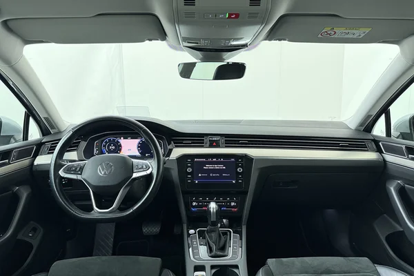 Volkswagen Passat SW (2023) — foto 23 van 23